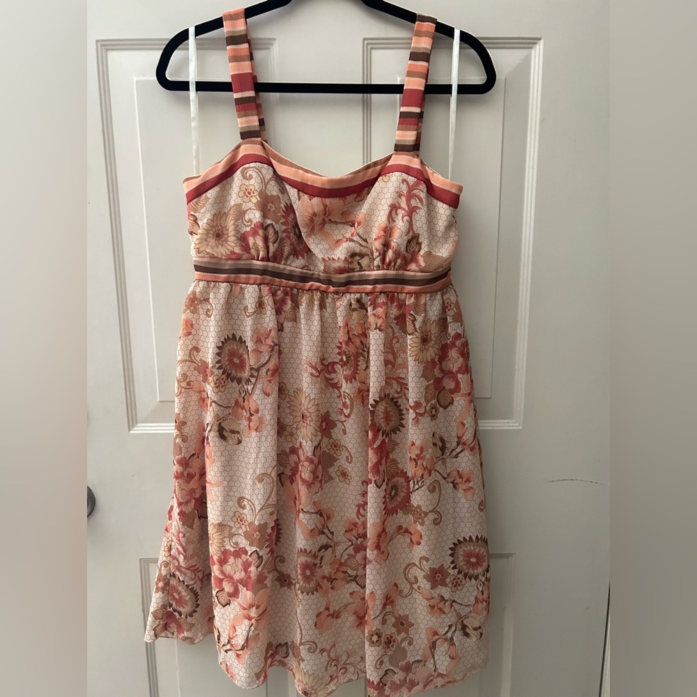 Grecian print baby doll chiffon cocktail dress.